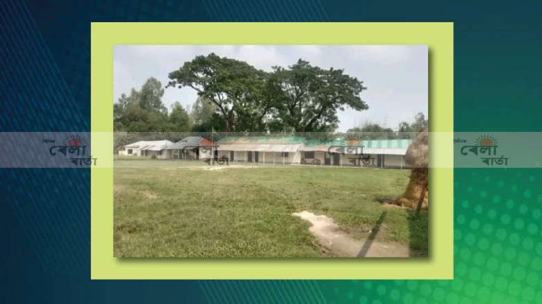 কালাইয়ে স্কুলে না গিয়েই শিক্ষকতা করেন সহকারী প্রধান শিক্ষক।